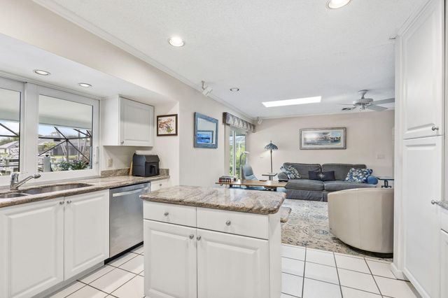 3374 SE Fairway E, Stuart, FL 34997