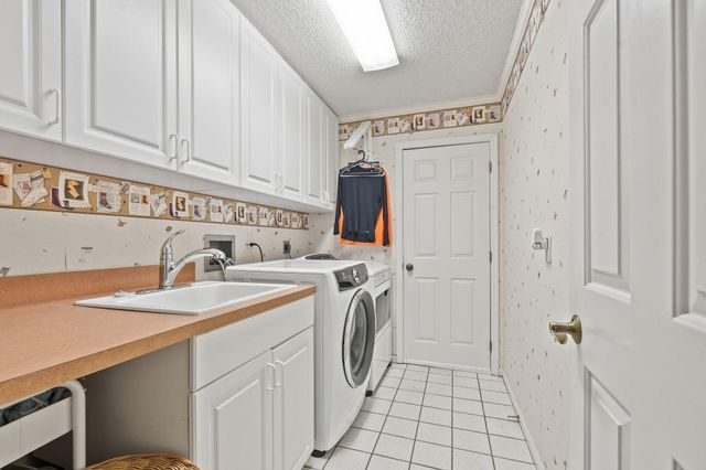3374 SE Fairway E, Stuart, FL 34997