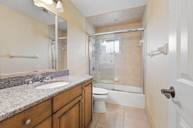 3374 SE Fairway E, Stuart, FL 34997