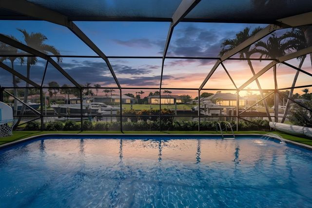 3374 SE Fairway E, Stuart, FL 34997