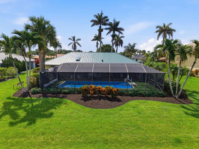 3374 SE Fairway E, Stuart, FL 34997
