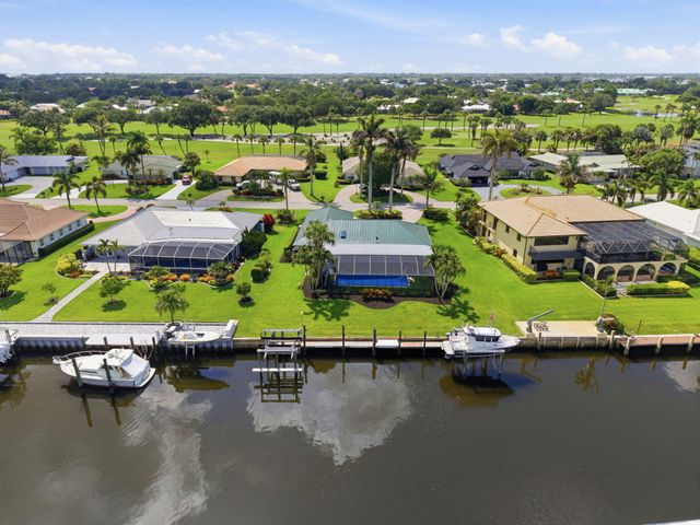 3374 SE Fairway E, Stuart, FL 34997