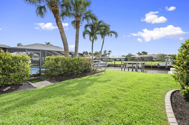 3374 SE Fairway E, Stuart, FL 34997