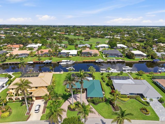 3374 SE Fairway E, Stuart, FL 34997