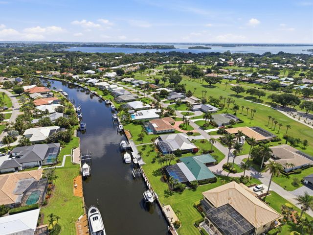3374 SE Fairway E, Stuart, FL 34997
