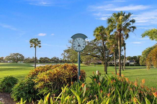 3374 SE Fairway E, Stuart, FL 34997