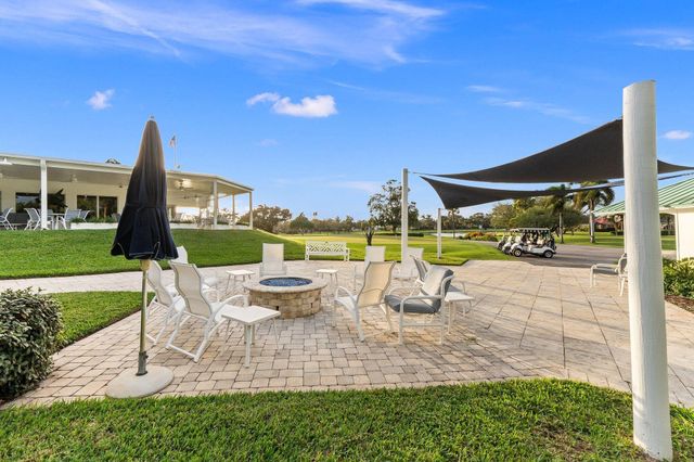 3374 SE Fairway E, Stuart, FL 34997