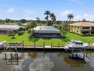3374 SE Fairway E, Stuart, FL 34997