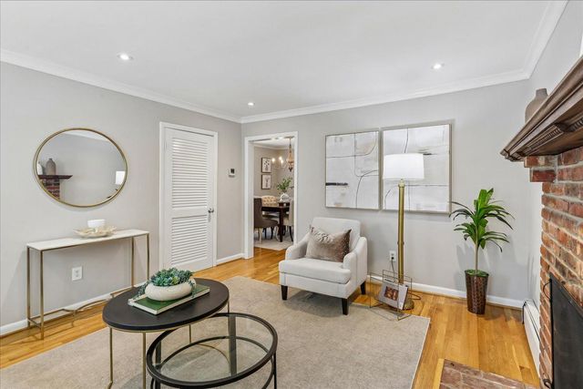 32 E LINDEN ST, Alexandria, VA 22301