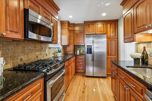 32 E LINDEN ST, Alexandria, VA 22301