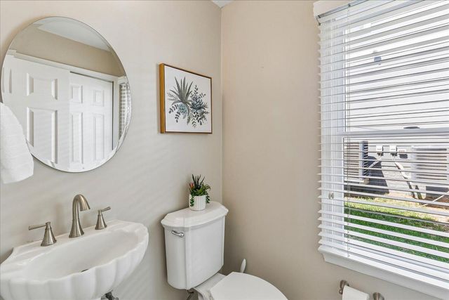 32 E LINDEN ST, Alexandria, VA 22301