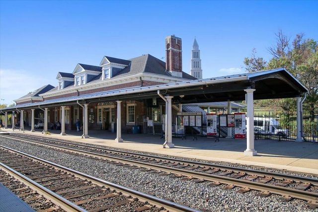 32 E LINDEN ST, Alexandria, VA 22301