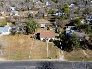 517 N Avenue F, Elgin, TX 78621