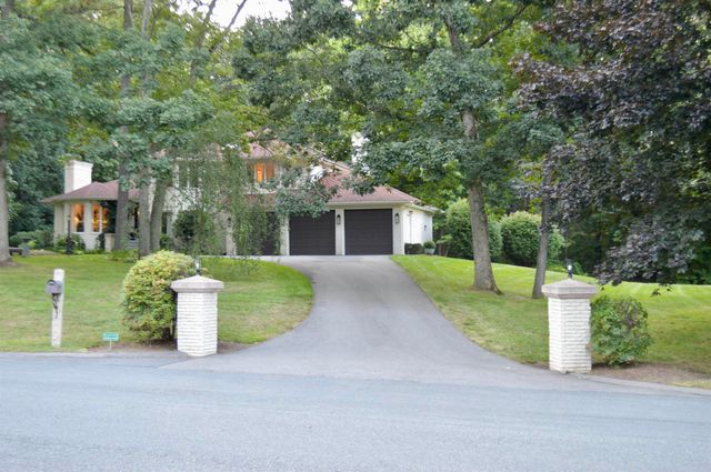 16 Fox Run Lane, Salem, NH 03079