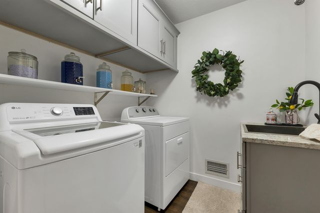 16 Fox Run Lane, Salem, NH 03079