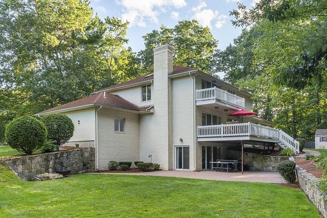 16 Fox Run Lane, Salem, NH 03079