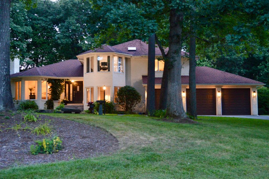 16 Fox Run Lane, Salem, NH 03079