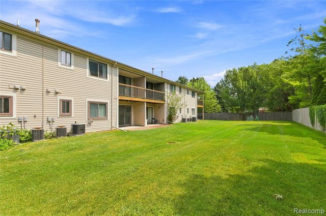 30513 Hidden Pines Lane, Roseville, MI 48066