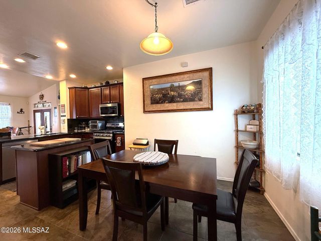 1684 S Tenen Pass Drive, Benson, AZ 85602