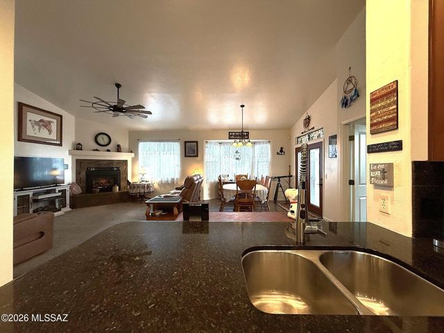 1684 S Tenen Pass Drive, Benson, AZ 85602