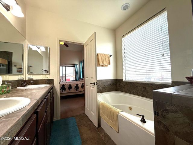 1684 S Tenen Pass Drive, Benson, AZ 85602