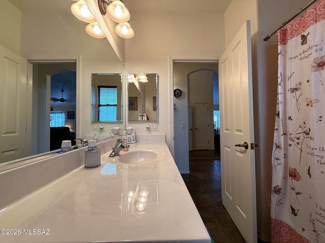 1684 S Tenen Pass Drive, Benson, AZ 85602