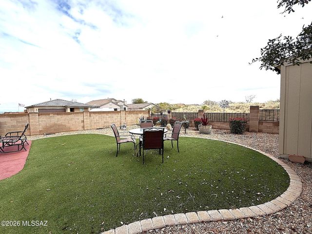 1684 S Tenen Pass Drive, Benson, AZ 85602