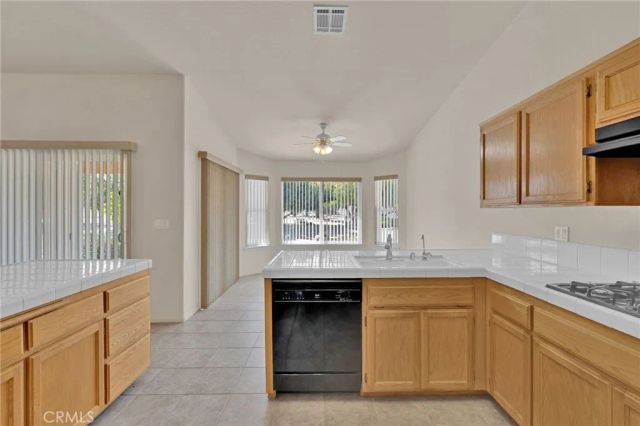8626 Coyote Trail, Oak Hills, CA 92344