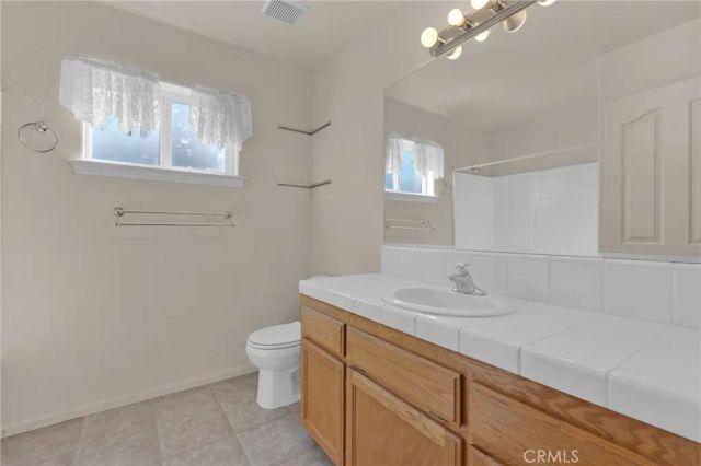 8626 Coyote Trail, Oak Hills, CA 92344