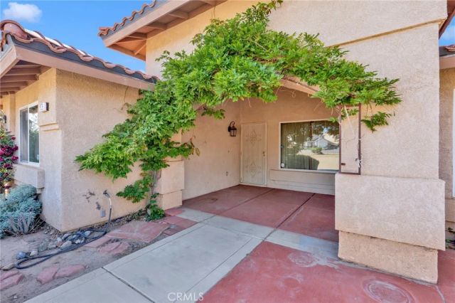 8626 Coyote Trail, Oak Hills, CA 92344