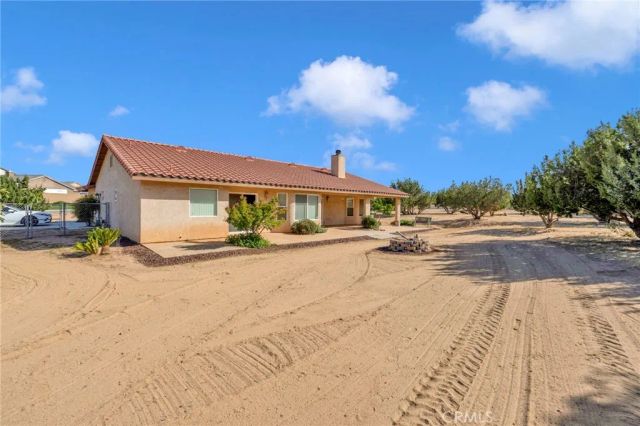 8626 Coyote Trail, Oak Hills, CA 92344