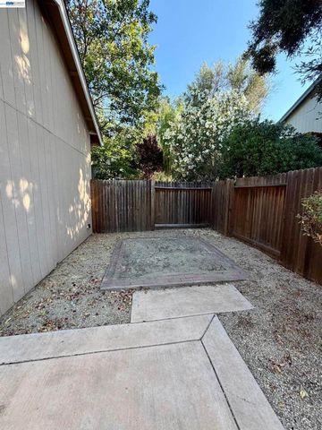 2061 Eilene Dr, Pleasanton, CA 94588