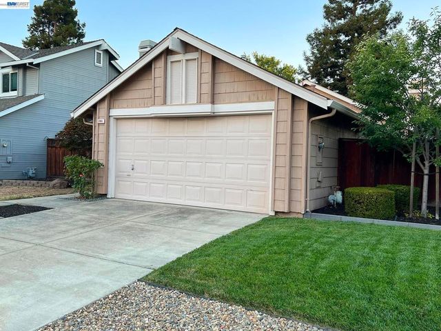 2061 Eilene Dr, Pleasanton, CA 94588