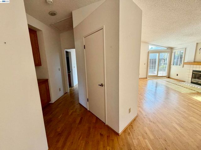 2061 Eilene Dr, Pleasanton, CA 94588