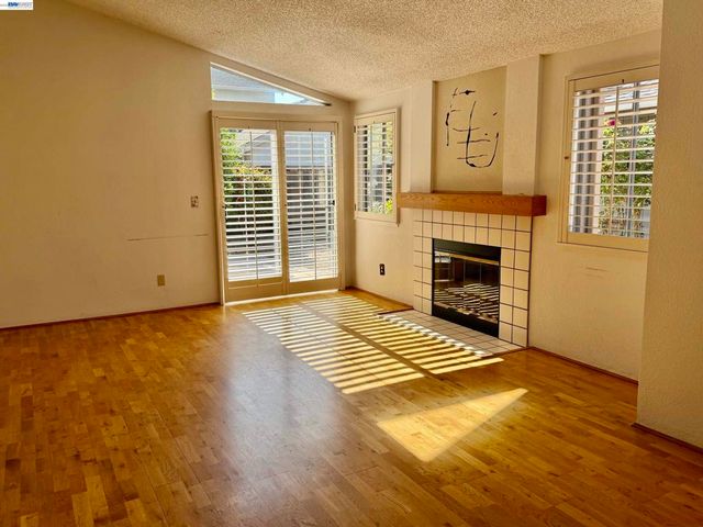 2061 Eilene Dr, Pleasanton, CA 94588