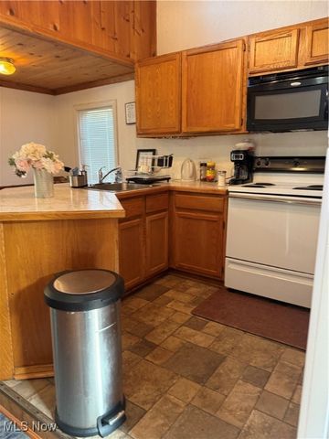 349 Canova Drive, Akron, OH 44319