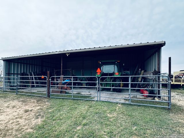 1485 Fm 2579, Floresville, TX 78114