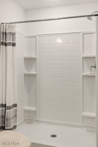 677 Crossings Lane, Akron, OH 44320