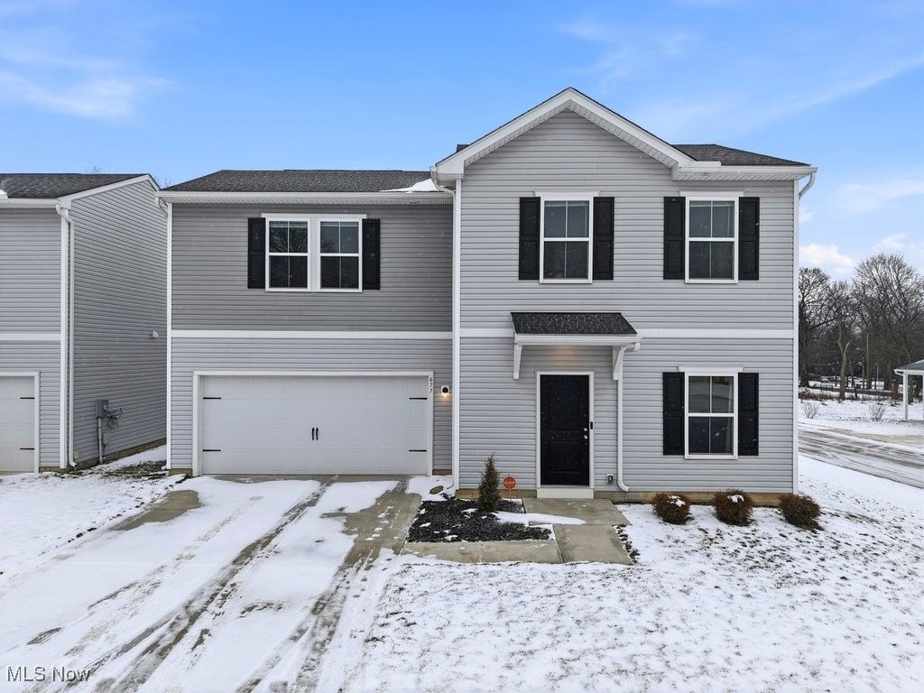 677 Crossings Lane, Akron, OH 44320