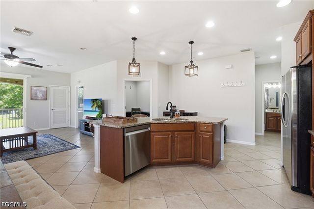8515 Oakshade CIR 201, Fort Myers, FL 33919