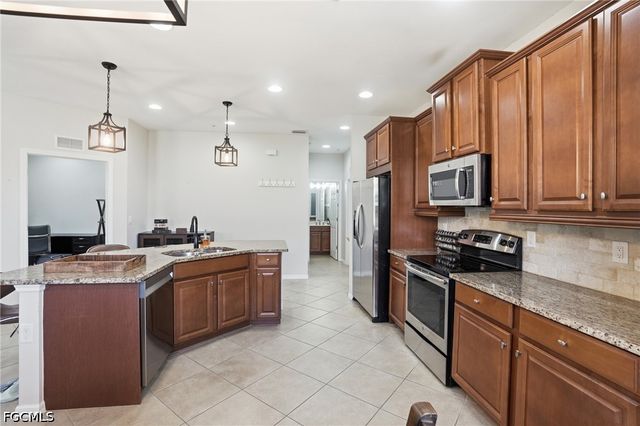 8515 Oakshade CIR 201, Fort Myers, FL 33919