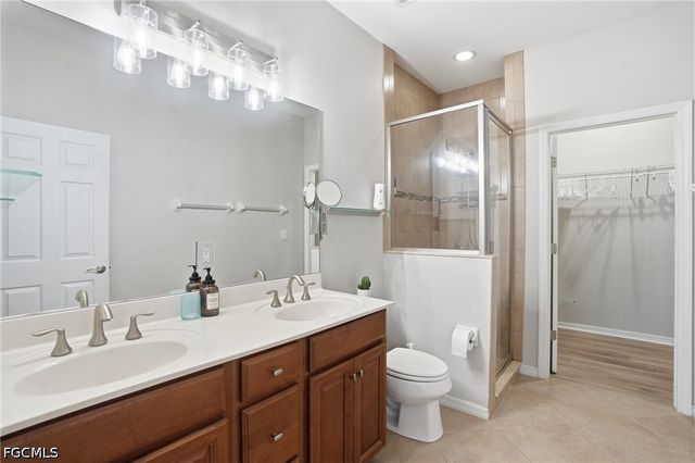 8515 Oakshade CIR 201, Fort Myers, FL 33919