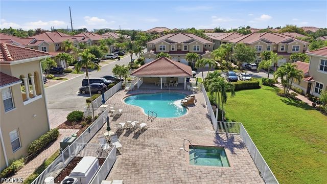 8515 Oakshade CIR 201, Fort Myers, FL 33919