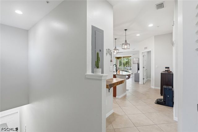 8515 Oakshade CIR 201, Fort Myers, FL 33919
