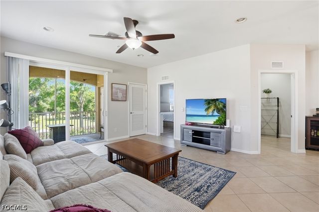 8515 Oakshade CIR 201, Fort Myers, FL 33919