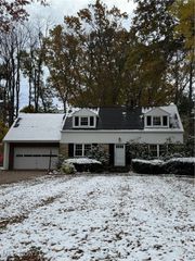 8896 Spring Valley Drive, Mentor, OH 44060