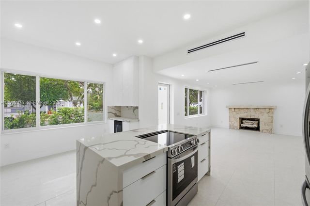 5735 SW 12th St, West Miami, FL 33144