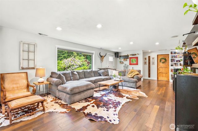 5919 Scherrer Road, Granite Falls, WA 98252