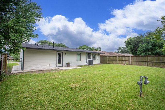 2114 Linden Creek Lane, Houston, TX 77017