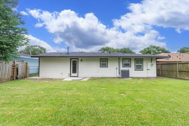 2114 Linden Creek Lane, Houston, TX 77017